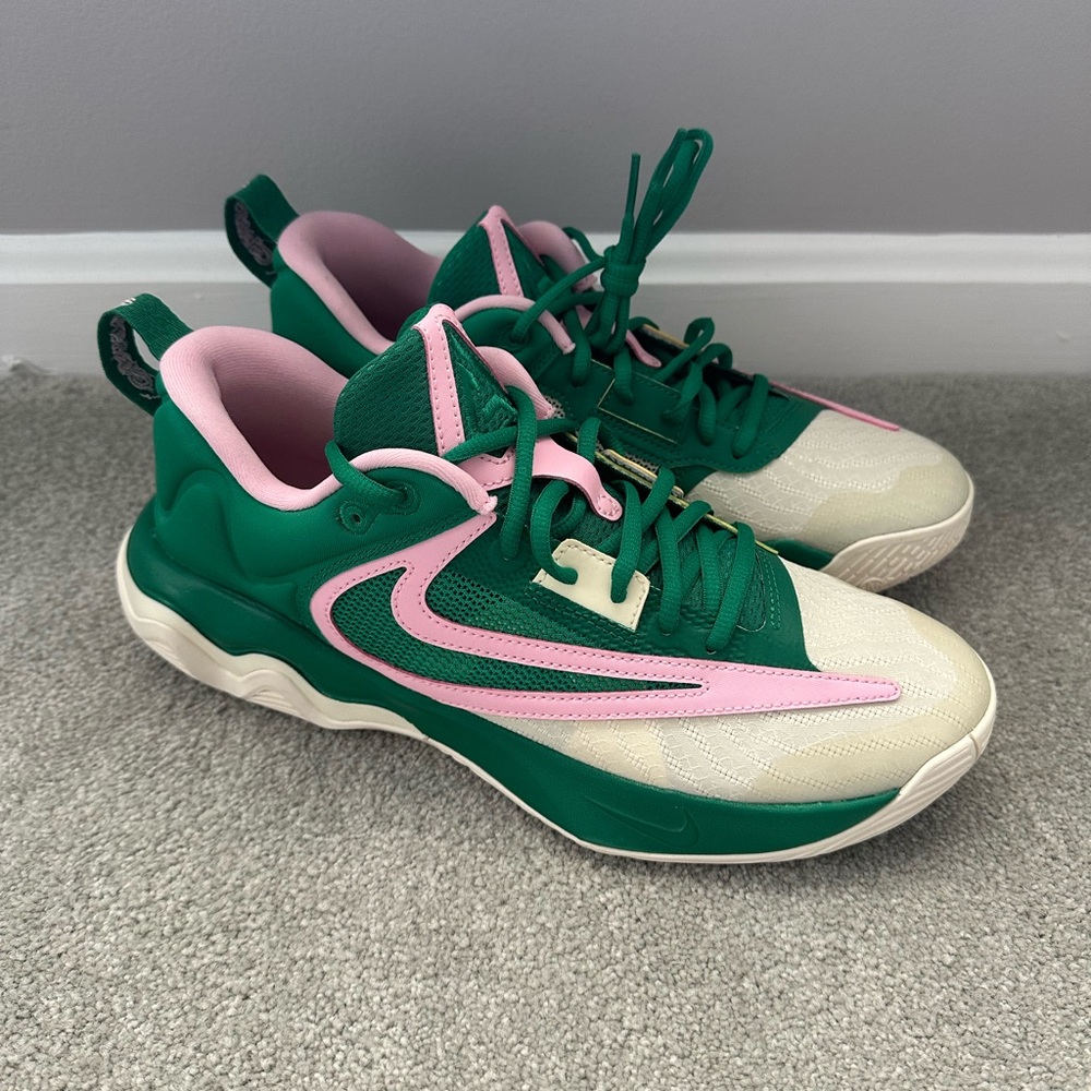 Nike Giannis Immortality 3 Basketball Sneakers Men’s Size 9